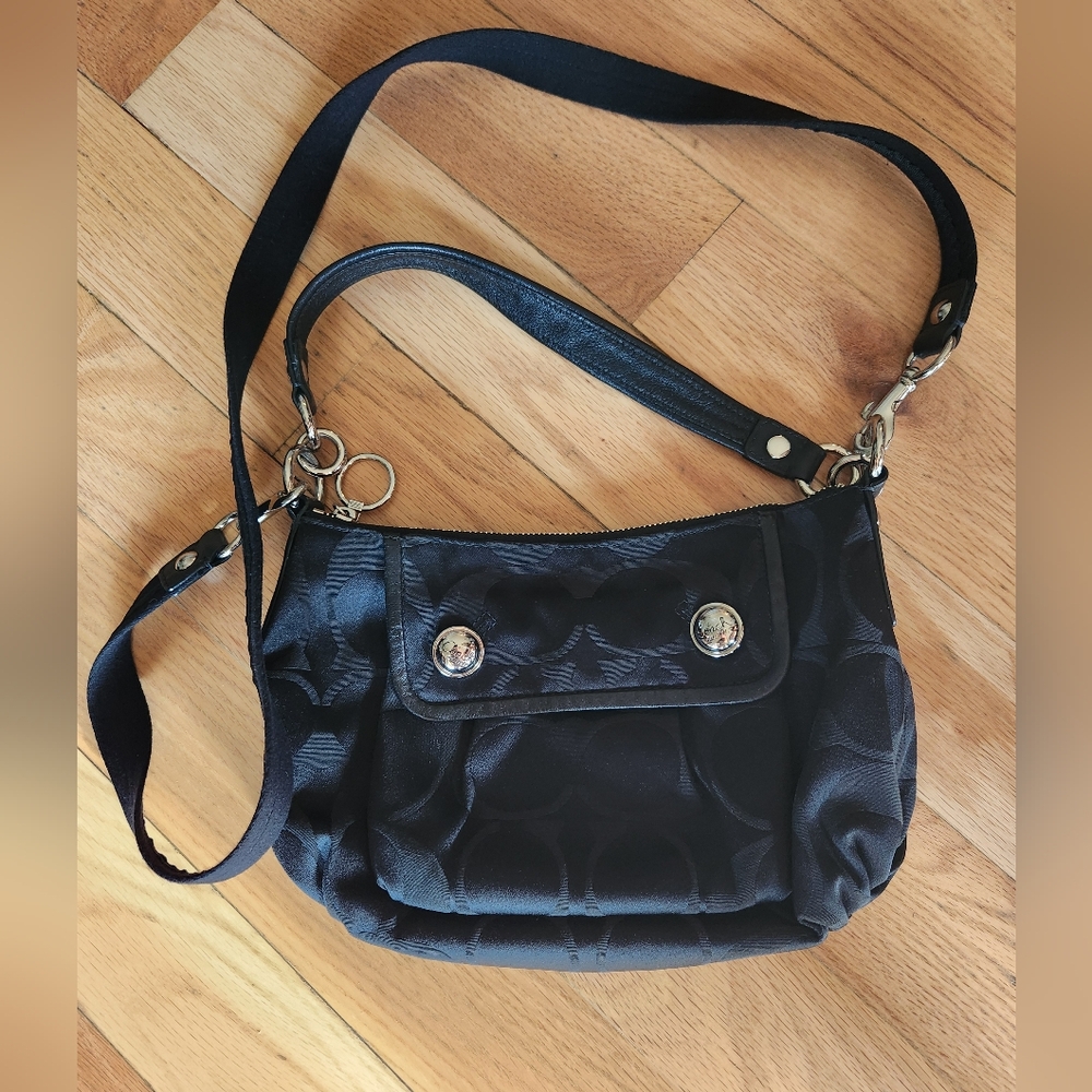 COACH 13833 POPPY GROOVY SIGNATURE SHOULDER BAG